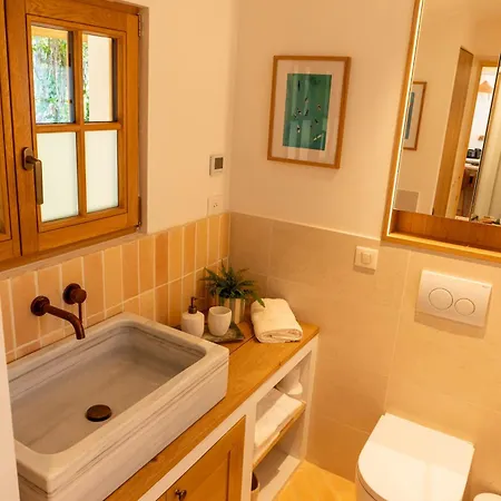 Forest & Ocean House With Guest & Garden Villa